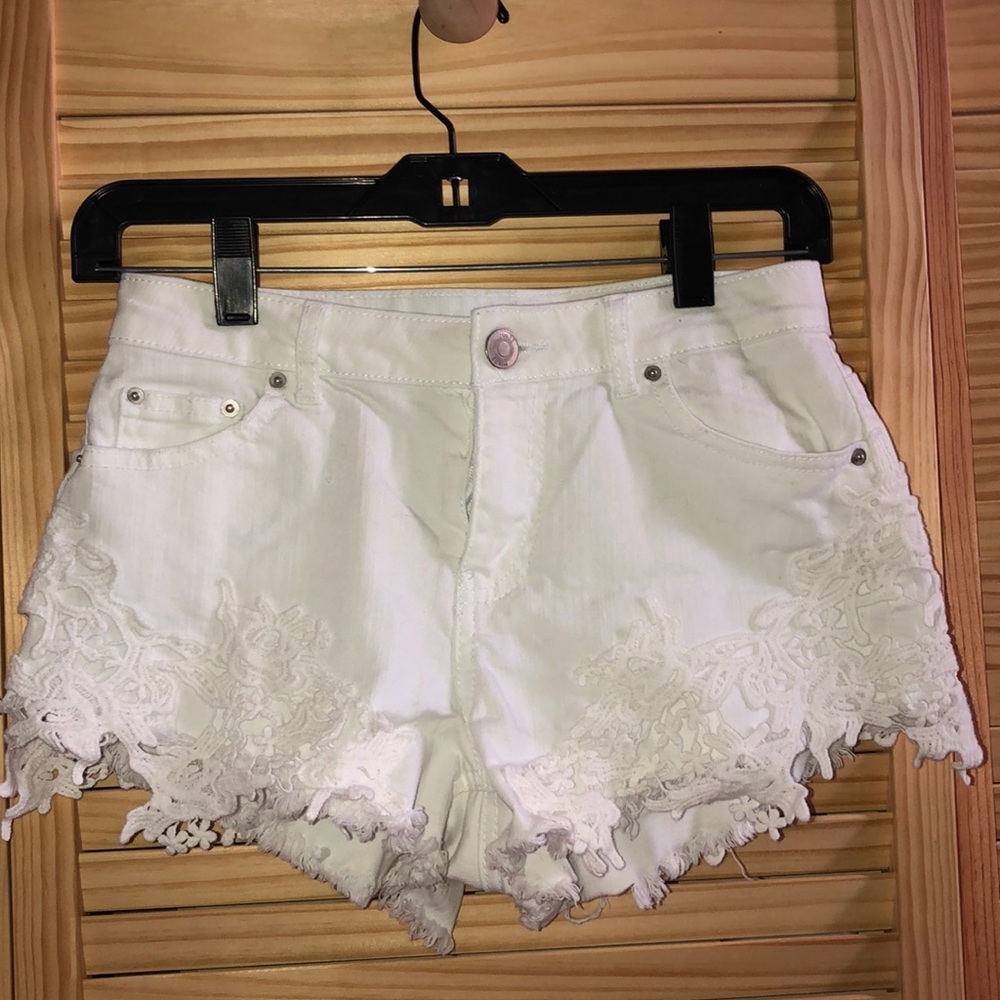 Cute white shorts